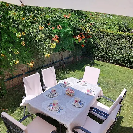 Luxury Le Rose Villa *