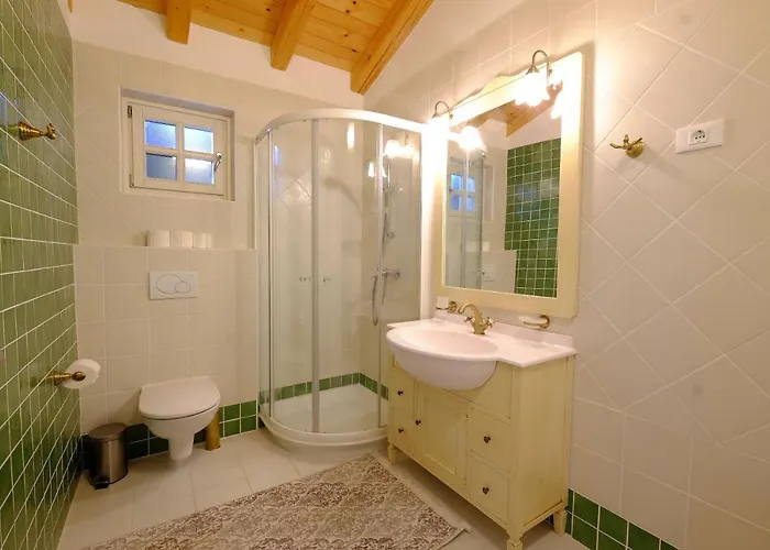 Luxury Le Rose Villa